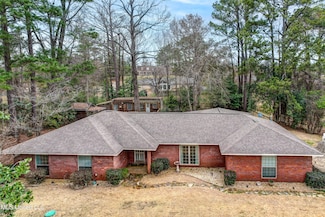 911 Newitt Vick Dr, Vicksburg, MS 39183