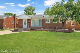 25544 Ronald St, Roseville, MI 48066