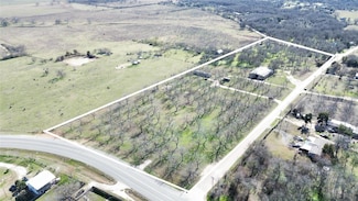 123 Lazy River Ln, Elgin, TX 78621
