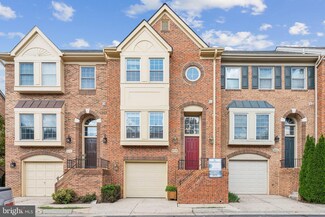 8038 Merry Oaks Ct, Vienna, VA 22182