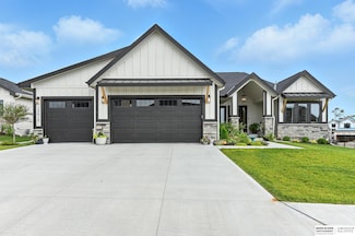 20810 Hartman Ave, Elkhorn, NE 68022