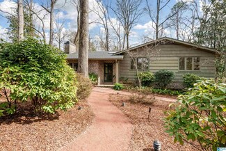 2504 Watkins Cir, Mountain Brook, AL 35223