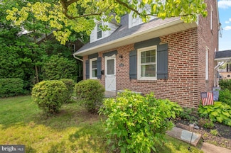 1505 Wynnewood Rd, Ardmore, PA 19003