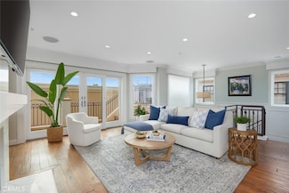617 Crest Dr, Manhattan Beach, CA 90266