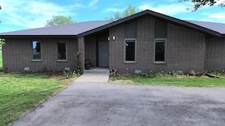 196 NE 20 Ave, Great Bend, KS 67530