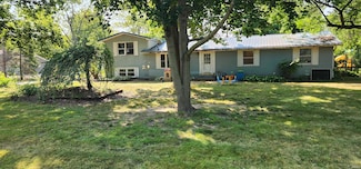 1409 N Hillview Dr, Syracuse, IN 46567