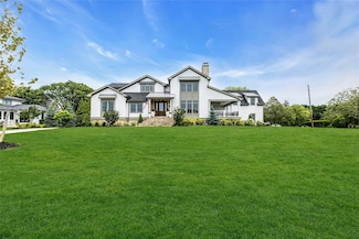52 Concourse E, Brightwaters, NY 11718