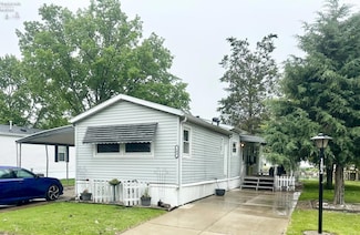183 Driftwood Dr, Port Clinton, OH 43452