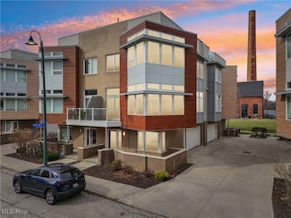 1228 W 74th St, Cleveland, OH 44102
