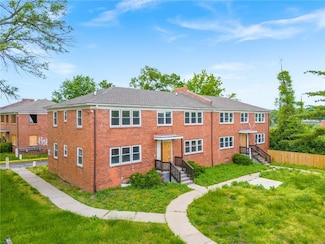 3000 E 49th St, Kansas City, MO 64130