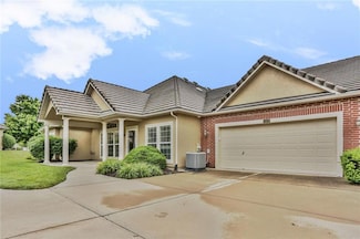 5428 W 145th Terrace, Leawood, KS 66224