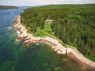 61 Balsam Dr, Winter Harbor, ME 04693