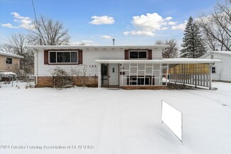 123 W Cavanaugh Rd, Lansing, MI 48910