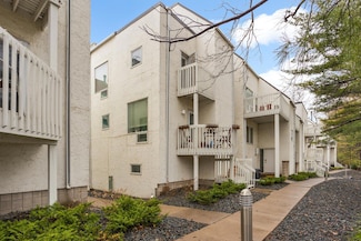 3054 Lake Shore Dr Unit B, Minneapolis, MN 55416
