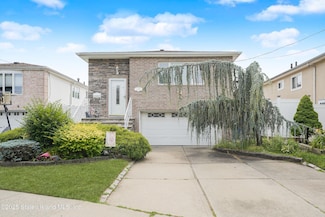 49 Bamberger Ln, Staten Island, NY 10312