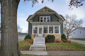 115 Washington St, Hudson, IA 50643