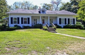 1375 Valley Rd, Bannockburn, IL 60015