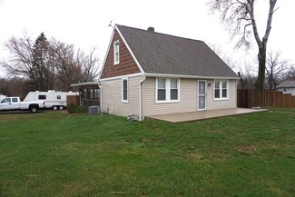 1206 N Johnston Ave, Rockford, IL 61101