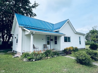 308 E 8th St, Sheridan, IN 46069