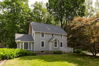 102 Rose Ln, Darien, CT 06820