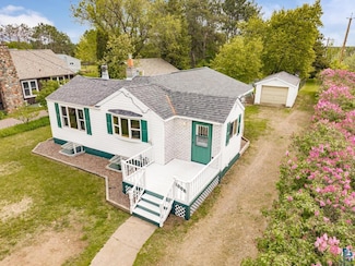 1008 Spring Lake Rd, Cloquet, MN 55720