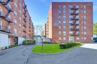 54-40 Little Neck Pkwy Unit 5P, New York City, NY 11362