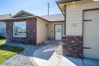 214 S Belfair Place, Kennewick, WA 99336