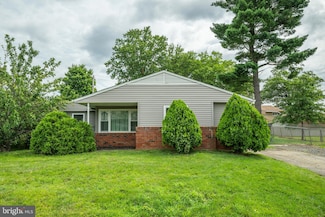 40 Bittersweet Rd, Levittown, PA 19057