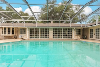 8691 San Servera Dr W, Jacksonville, FL 32217