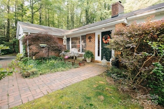 100 Wolf Shoals Dr, Hendersonville, NC 28739