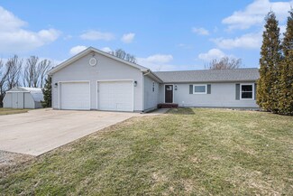 5270 Old Pipestone Rd, Eau Claire, MI 49111
