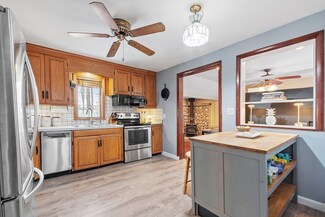 9 Park Ave, Tewksbury, MA 01876