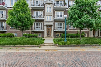 408 N Prairie St Unit 3, Champaign, IL 61820
