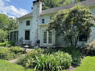 28 White Hollow Rd, Lakeville, CT 06039