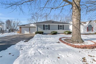 1104 SW Trail Ridge Dr, Blue Springs, MO 64015