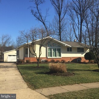 2605 Bowling Green Dr, Vienna, VA 22180