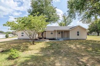 635 Harbert Dr, Savannah, TN 38372