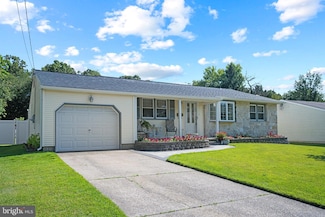 7 School House Ln, Blackwood, NJ 08012