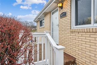 9777 Don Dr, Irwin, PA 15642