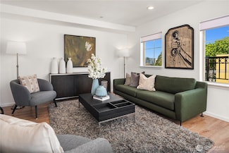 1125 E Olive St Unit 501, Seattle, WA 98122