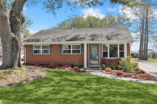 121 Hunt St, Belle Chasse, LA 70037