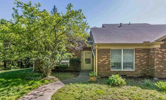 2643 E Windermere Woods Dr, Bloomington, IN 47401