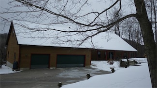 3288 Voyager Rd, Colesburg, IA 52035
