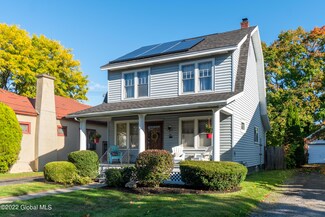 35 Fleetwood Ave, Albany, NY 12208