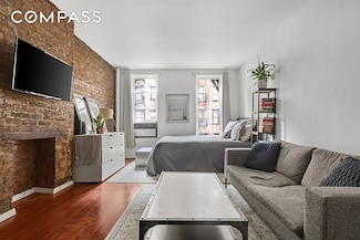 426 W 46th St Unit 1A, New York, NY 10036