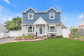 1015 Grand Blvd, Westbury, NY 11590