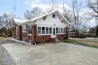 613 Wooster Rd N, Barberton, OH 44203