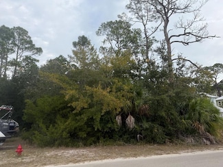 199 14th St, Apalachicola, FL 32320