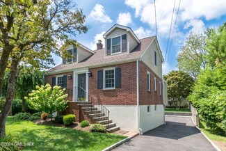 16 Weaver St, Greenwich, CT 06831