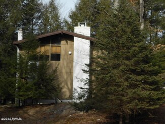 8 Overlook Dr, East Stroudsburg, PA 18301